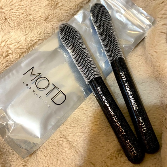 ✨YOUR MAJIC MOTD makeup brushes ✨ - Picture 2 of 5